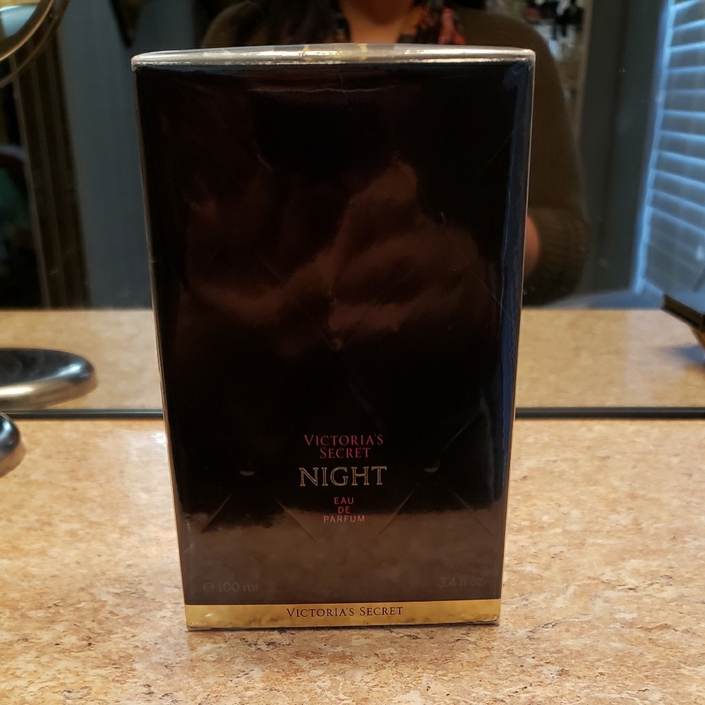 Brand new VS purfume